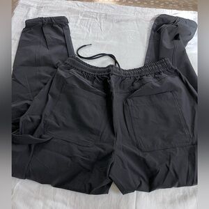 ALO Yoga Black Cargo Joggers